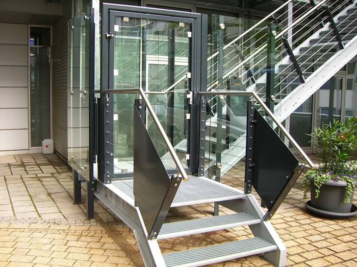Treppen aus Metall sind leicht zu pflegen von METAWE Stahlbau M. Wetzig.
