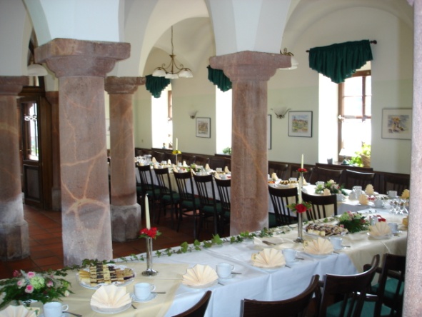Pension & Gasthaus Teichhaus Eschefeld aus Frohburg bietet für jede Festlichkeit reichlich Platz.